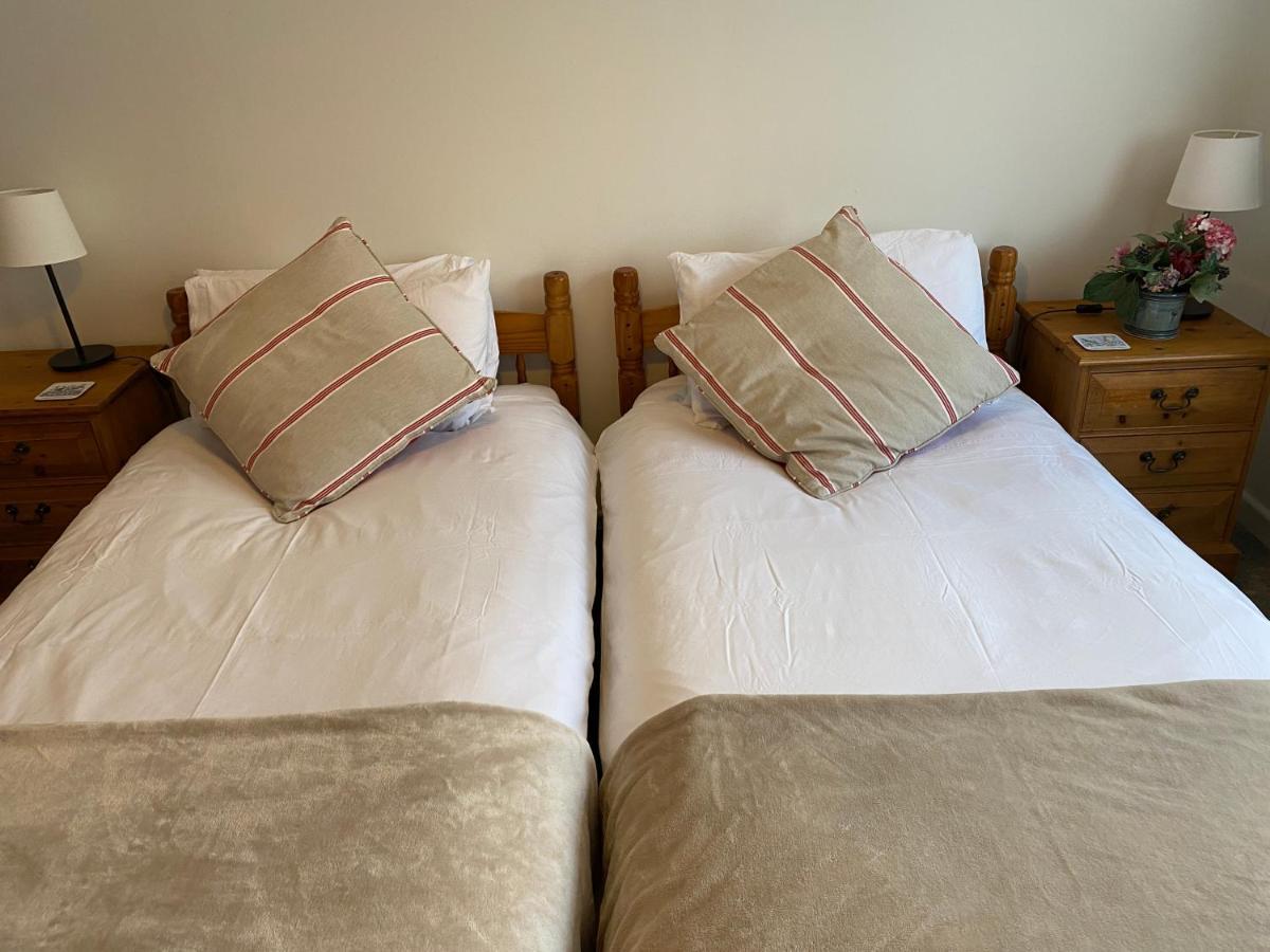 Trafalgar, Lovely Ground Floor Flat With Outside Patio Garden, Minutes Walk To Seafront Seaview Exterior photo
