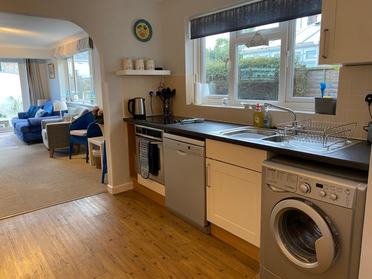Trafalgar, Lovely Ground Floor Flat With Outside Patio Garden, Minutes Walk To Seafront Seaview Exterior photo